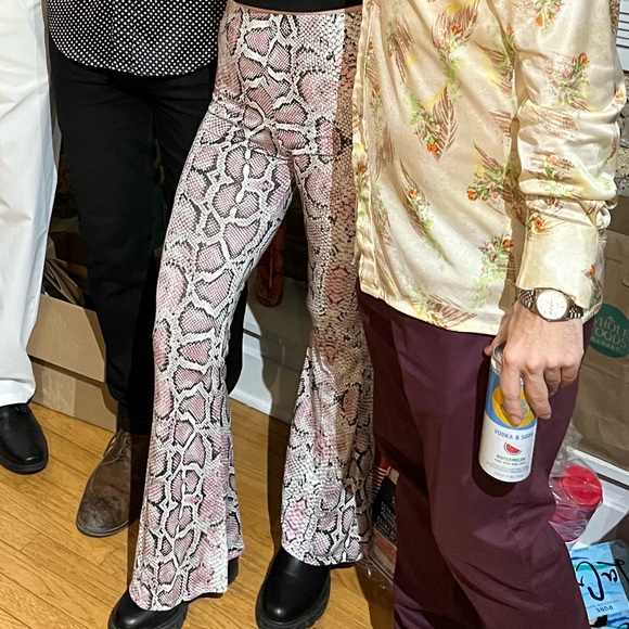 Nasty Gal Snake Or Break Flare Pants Size 0 NWT - Picture 4 of 4